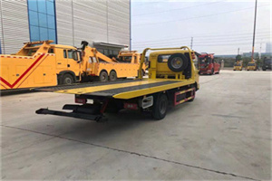 乌苏非事故拖车