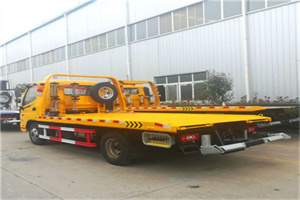 乌苏附近拖车救援搭电